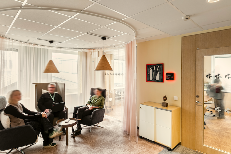 Room_Display_People_Office